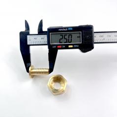 Наконечник с подвижной гайкой внутренняя резьба 1"/2" Ø10 мм + хомут